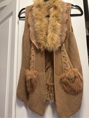 Faux Fur Trim Camel Knit Vest